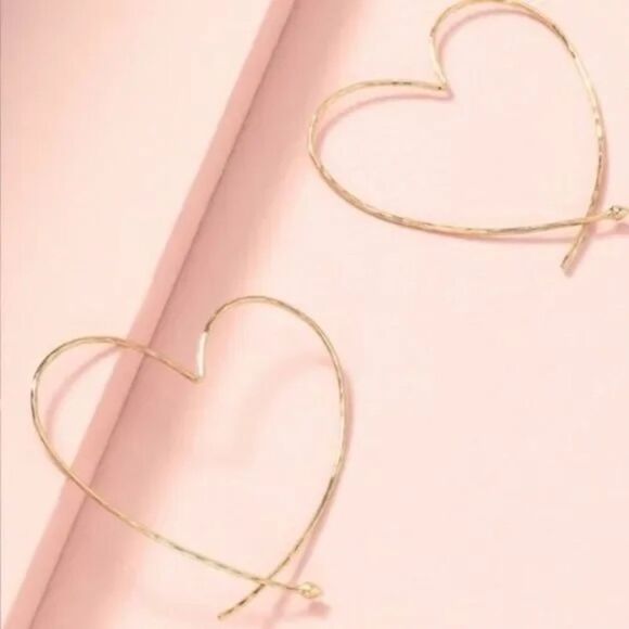 stella & dot ~ gold ~ essential hammered heart hoops - Picture 2 of 6